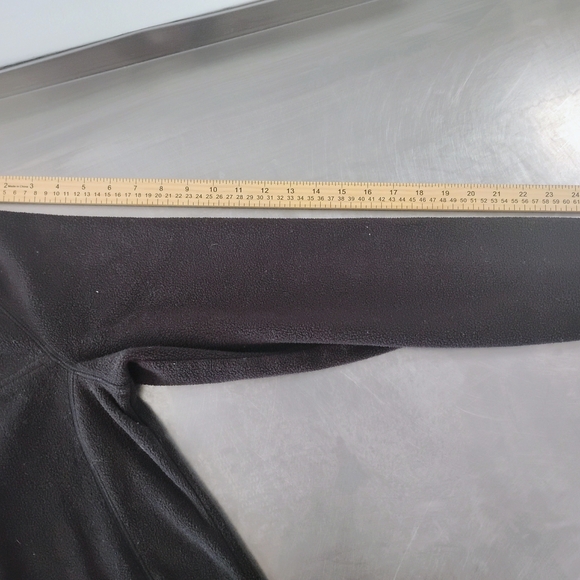 Croft & Barrow Black Quarter-Zip Fleece Pullover With Front Pockets and Bungee - Picture 3 of 7